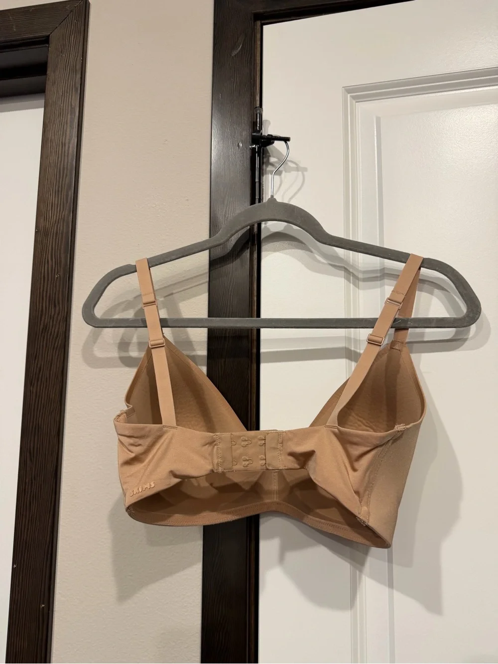 Skims Smooth Wireless Bra in Nude - Picture 3 of 4